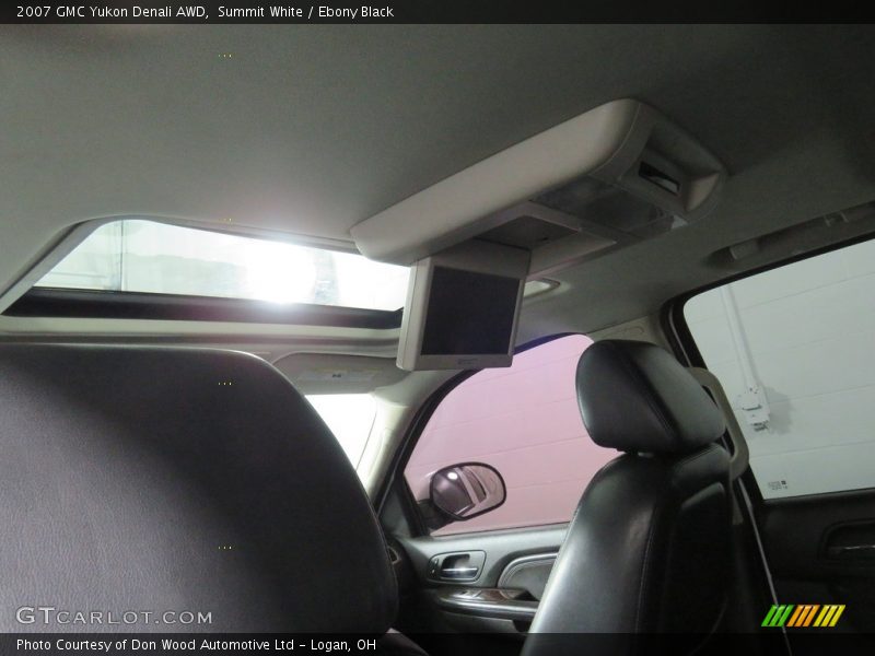 Summit White / Ebony Black 2007 GMC Yukon Denali AWD