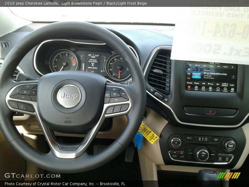 Light Brownstone Pearl / Black/Light Frost Beige 2019 Jeep Cherokee Latitude