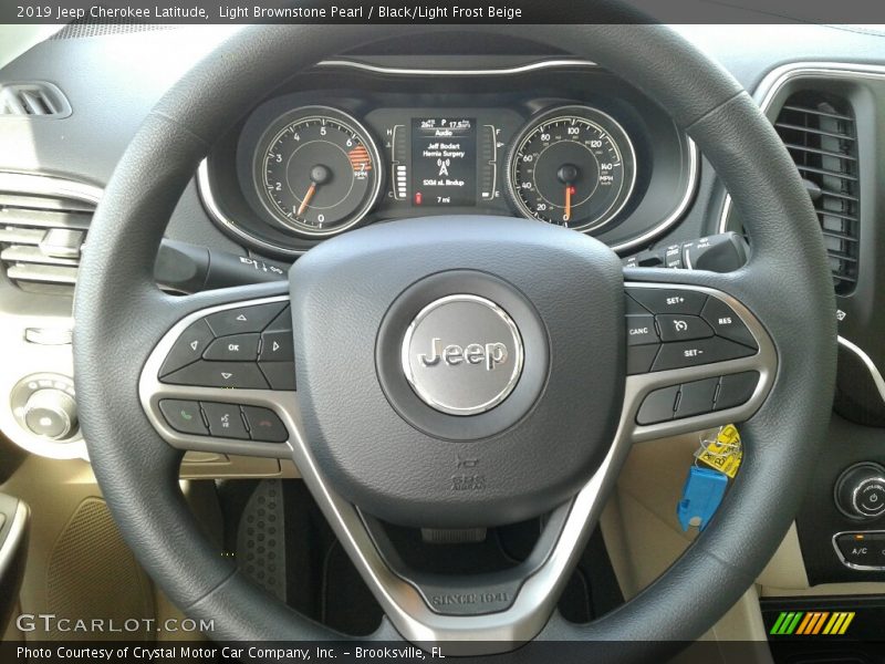 Light Brownstone Pearl / Black/Light Frost Beige 2019 Jeep Cherokee Latitude