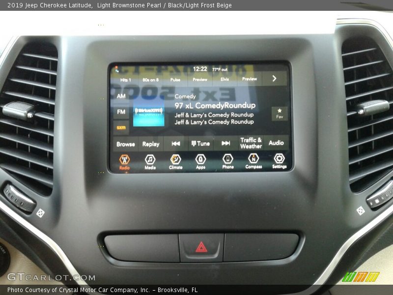 Light Brownstone Pearl / Black/Light Frost Beige 2019 Jeep Cherokee Latitude