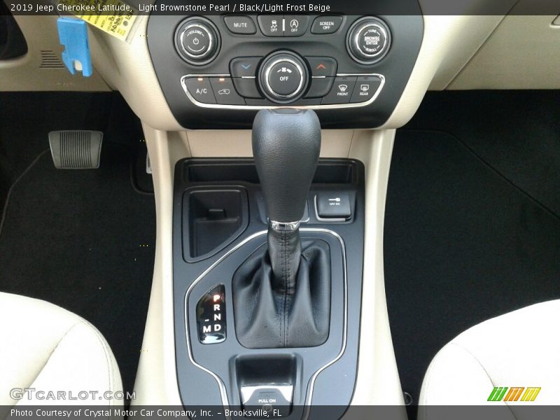Light Brownstone Pearl / Black/Light Frost Beige 2019 Jeep Cherokee Latitude