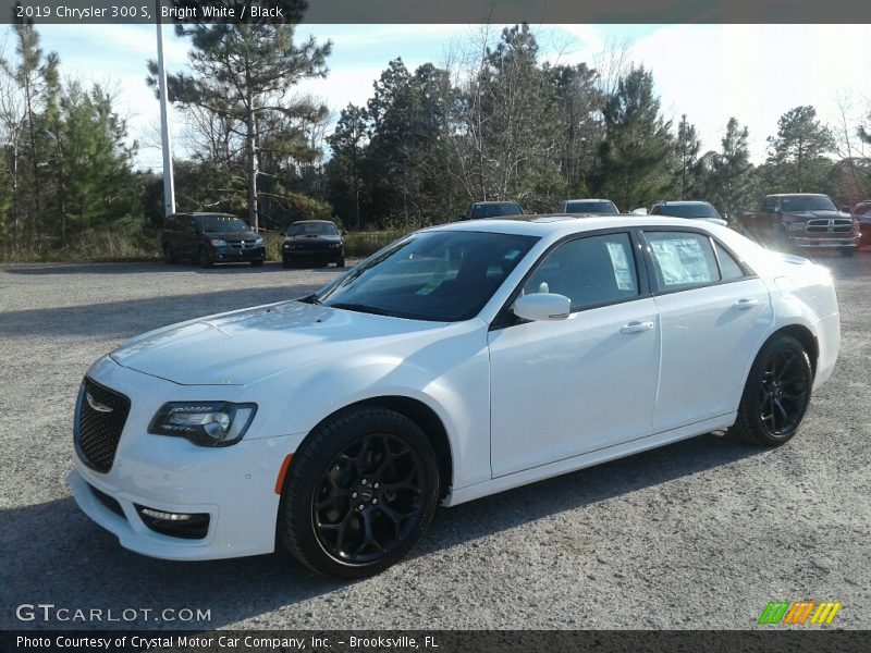 Bright White / Black 2019 Chrysler 300 S