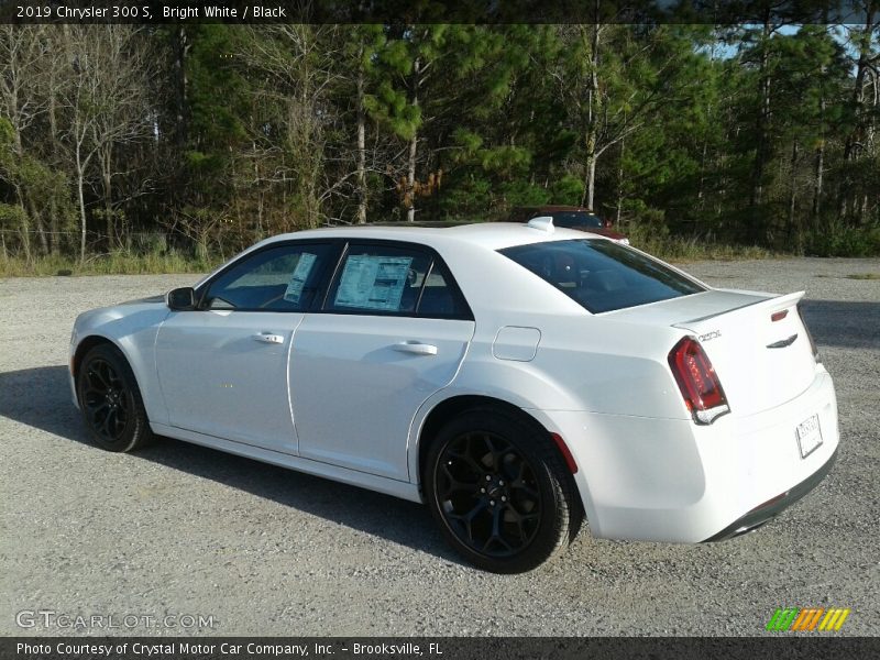Bright White / Black 2019 Chrysler 300 S