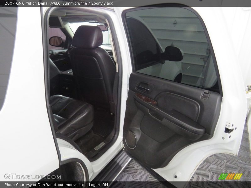 Summit White / Ebony Black 2007 GMC Yukon Denali AWD