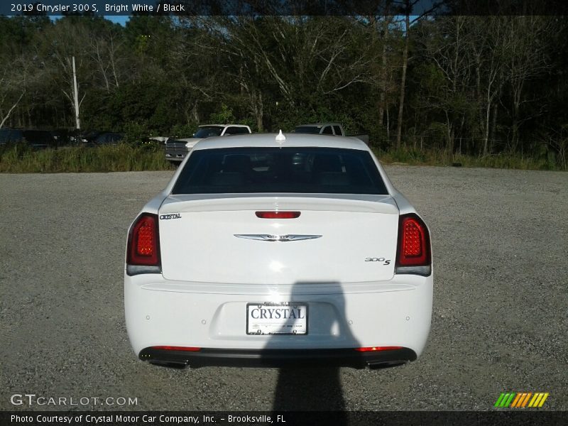 Bright White / Black 2019 Chrysler 300 S