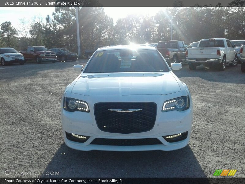 Bright White / Black 2019 Chrysler 300 S