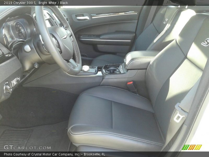 Bright White / Black 2019 Chrysler 300 S