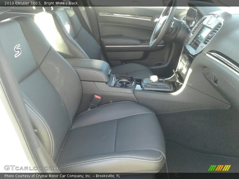Bright White / Black 2019 Chrysler 300 S