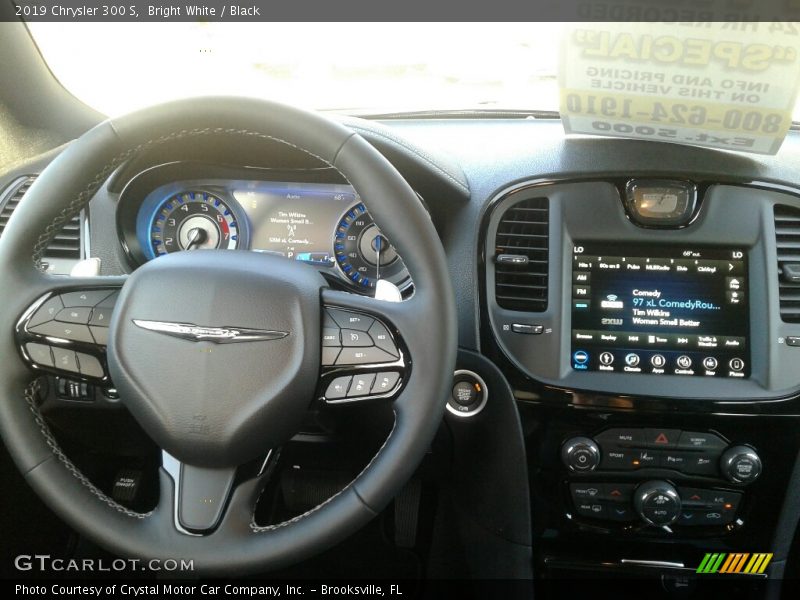 Bright White / Black 2019 Chrysler 300 S