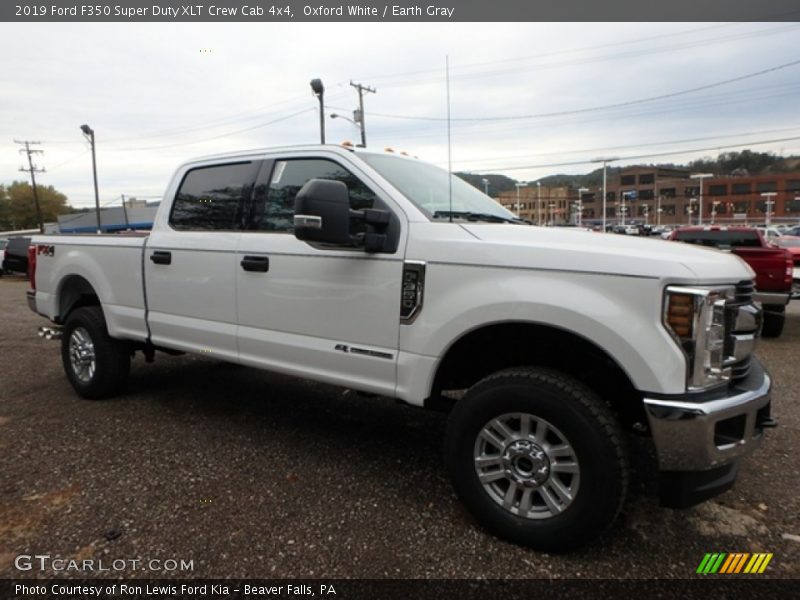 Oxford White / Earth Gray 2019 Ford F350 Super Duty XLT Crew Cab 4x4