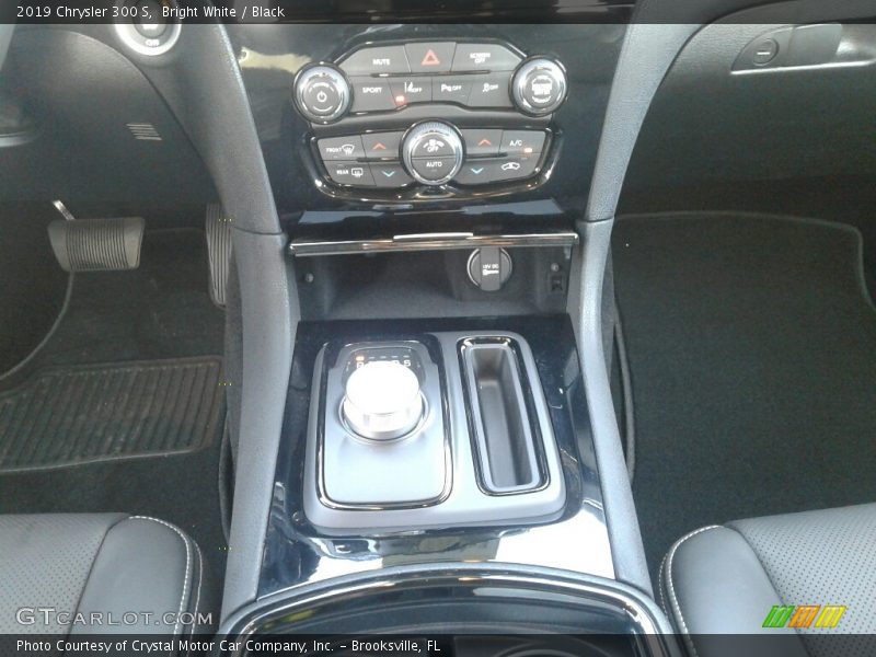 Bright White / Black 2019 Chrysler 300 S