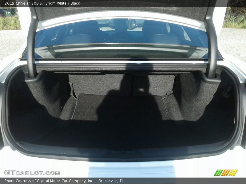 Bright White / Black 2019 Chrysler 300 S