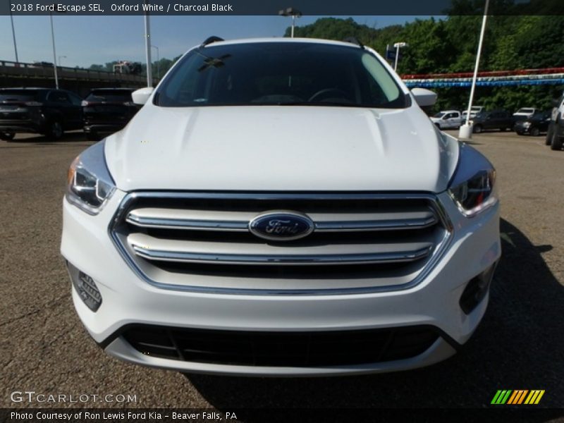 Oxford White / Charcoal Black 2018 Ford Escape SEL