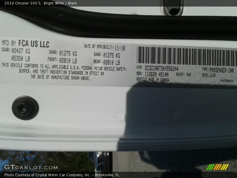 Bright White / Black 2019 Chrysler 300 S