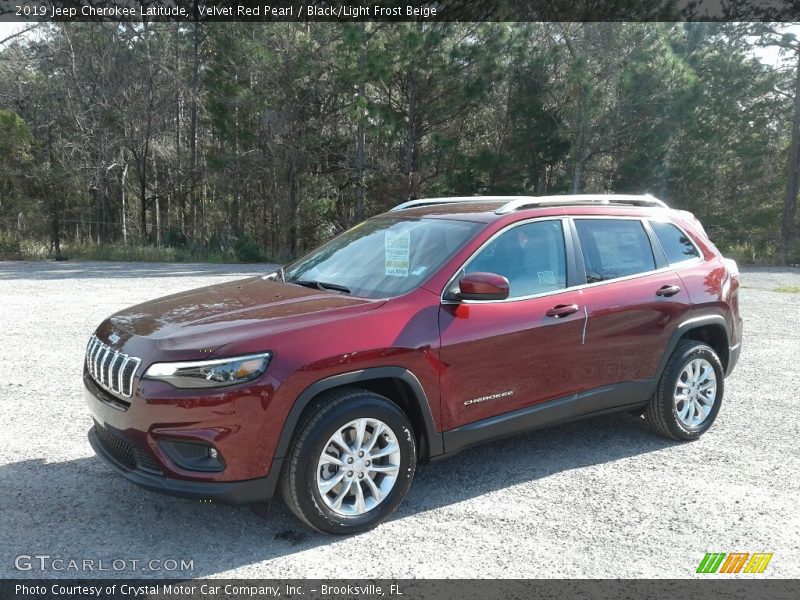 Velvet Red Pearl / Black/Light Frost Beige 2019 Jeep Cherokee Latitude