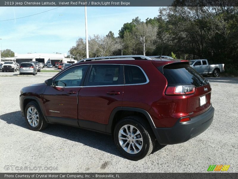 Velvet Red Pearl / Black/Light Frost Beige 2019 Jeep Cherokee Latitude