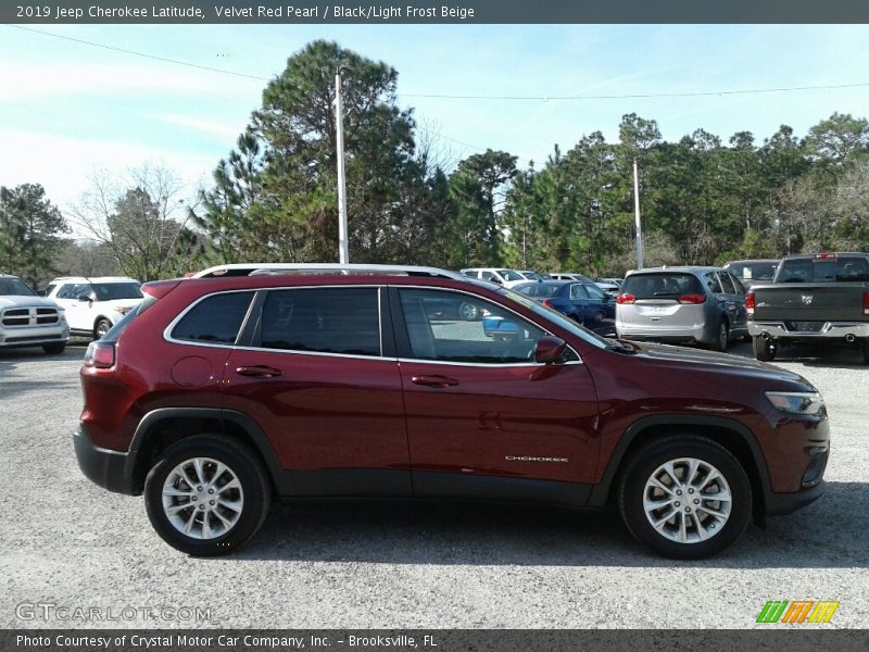 Velvet Red Pearl / Black/Light Frost Beige 2019 Jeep Cherokee Latitude