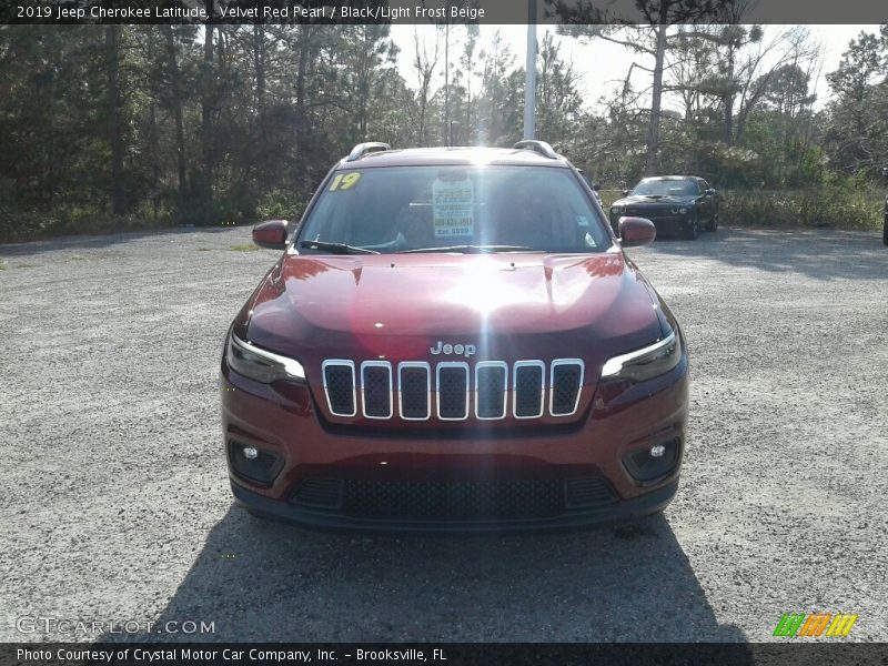 Velvet Red Pearl / Black/Light Frost Beige 2019 Jeep Cherokee Latitude