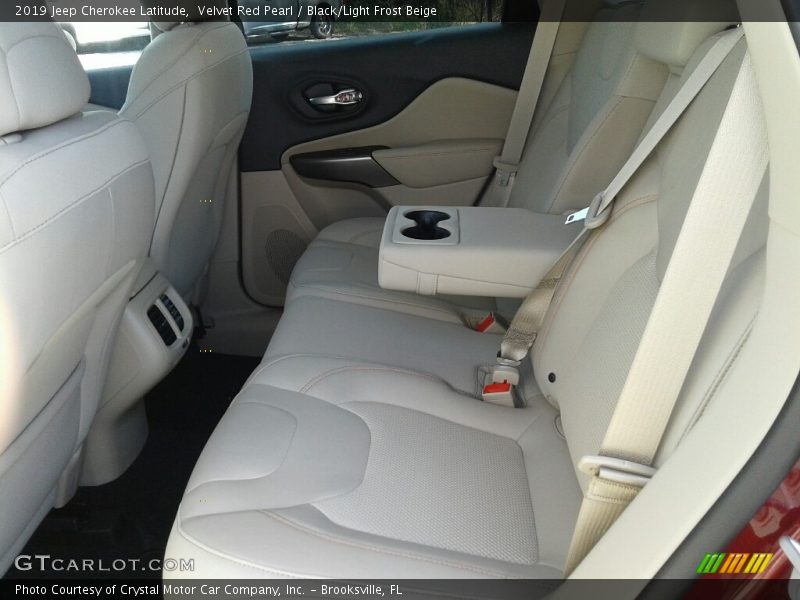 Velvet Red Pearl / Black/Light Frost Beige 2019 Jeep Cherokee Latitude