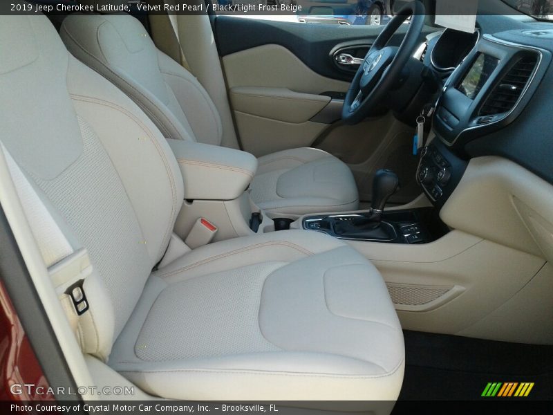 Velvet Red Pearl / Black/Light Frost Beige 2019 Jeep Cherokee Latitude