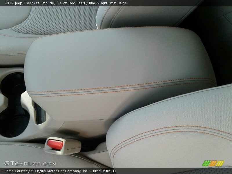 Velvet Red Pearl / Black/Light Frost Beige 2019 Jeep Cherokee Latitude