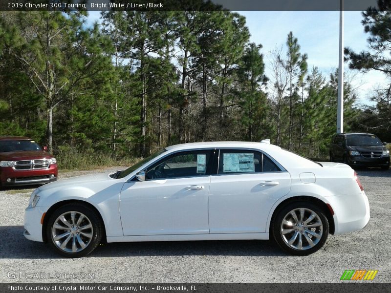 Bright White / Linen/Black 2019 Chrysler 300 Touring