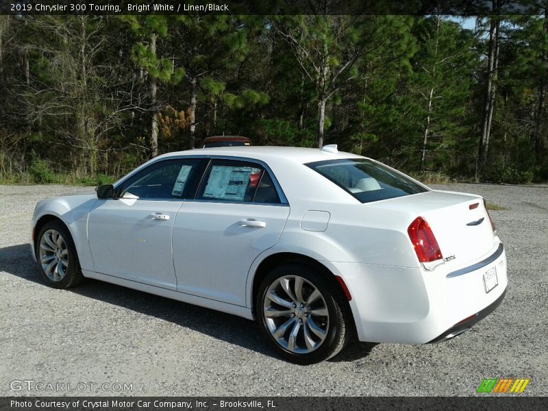 Bright White / Linen/Black 2019 Chrysler 300 Touring