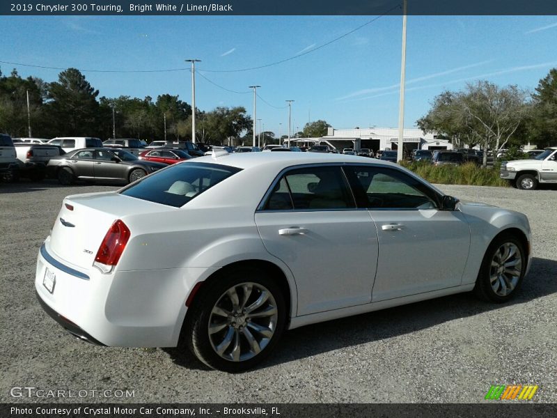 Bright White / Linen/Black 2019 Chrysler 300 Touring