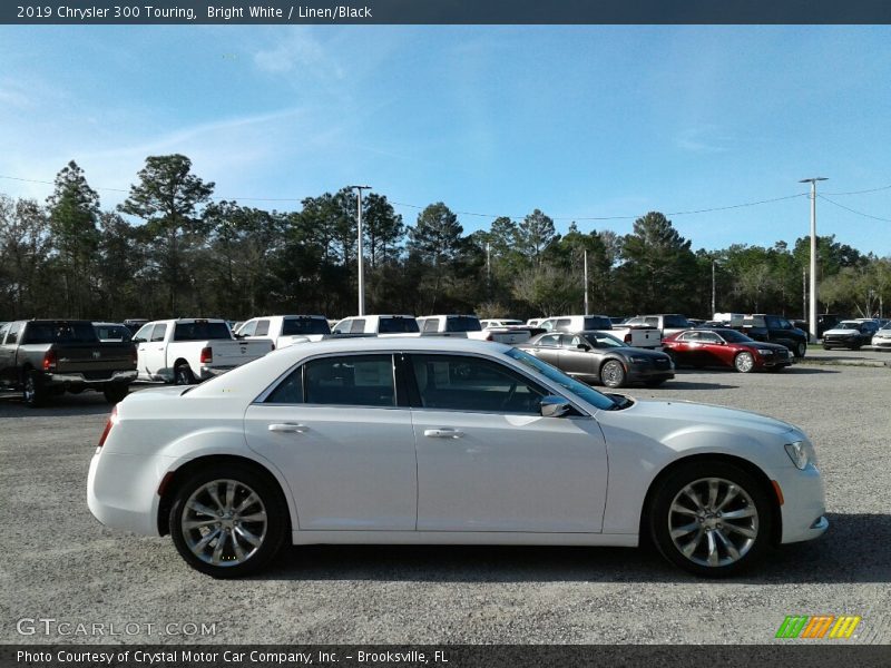 Bright White / Linen/Black 2019 Chrysler 300 Touring