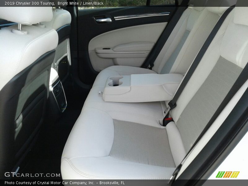 Bright White / Linen/Black 2019 Chrysler 300 Touring