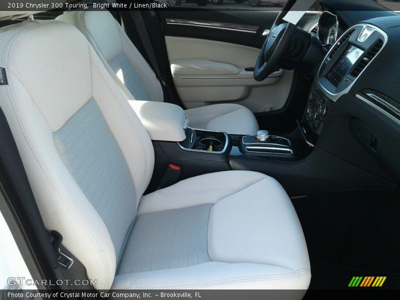 Bright White / Linen/Black 2019 Chrysler 300 Touring