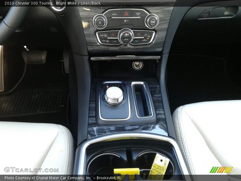 Bright White / Linen/Black 2019 Chrysler 300 Touring