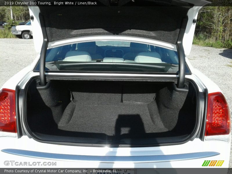 Bright White / Linen/Black 2019 Chrysler 300 Touring