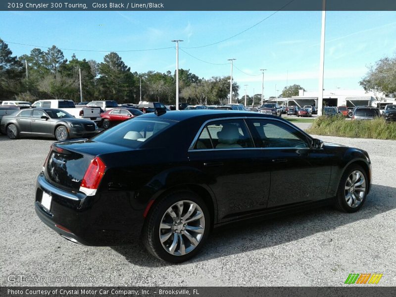Gloss Black / Linen/Black 2019 Chrysler 300 Touring