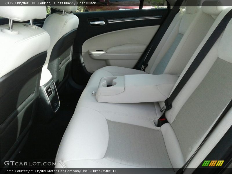 Gloss Black / Linen/Black 2019 Chrysler 300 Touring