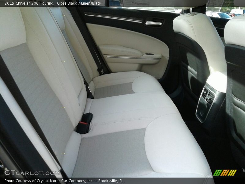 Gloss Black / Linen/Black 2019 Chrysler 300 Touring
