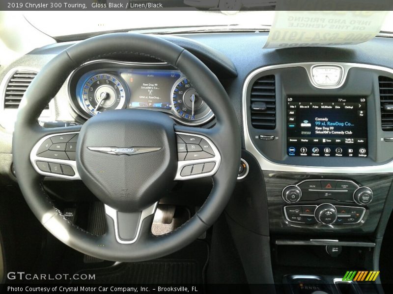 Gloss Black / Linen/Black 2019 Chrysler 300 Touring