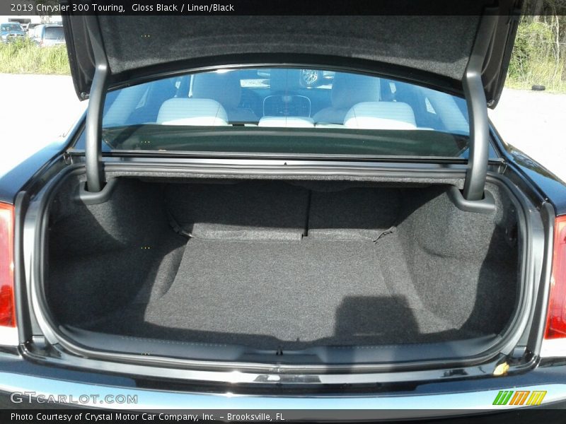 Gloss Black / Linen/Black 2019 Chrysler 300 Touring