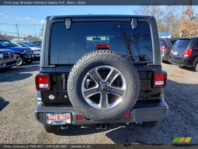 Black / Black 2019 Jeep Wrangler Unlimited Sahara 4x4