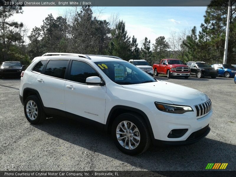 Bright White / Black 2019 Jeep Cherokee Latitude