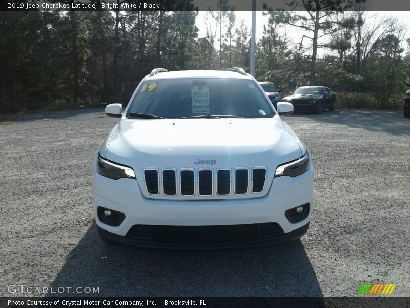 Bright White / Black 2019 Jeep Cherokee Latitude