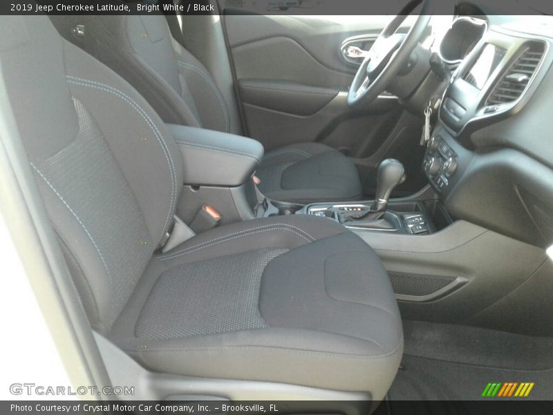 Bright White / Black 2019 Jeep Cherokee Latitude