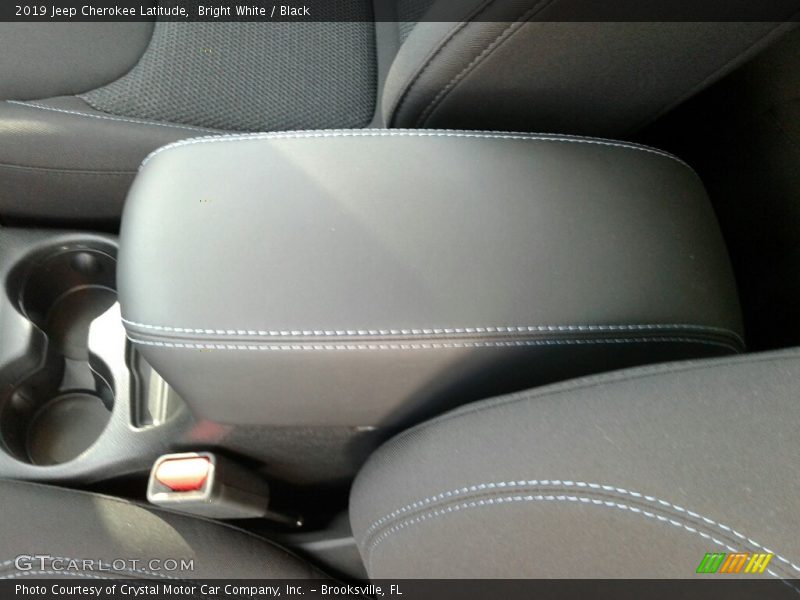 Bright White / Black 2019 Jeep Cherokee Latitude