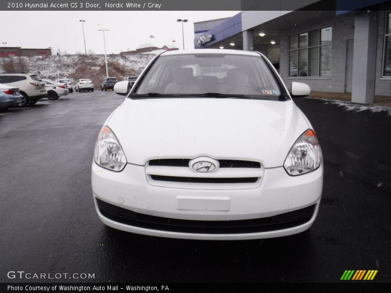 Nordic White / Gray 2010 Hyundai Accent GS 3 Door