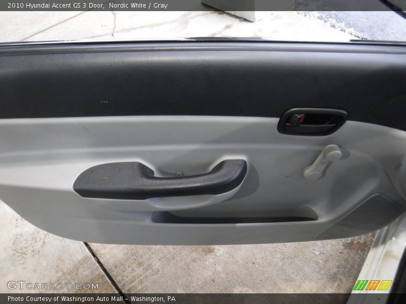 Nordic White / Gray 2010 Hyundai Accent GS 3 Door