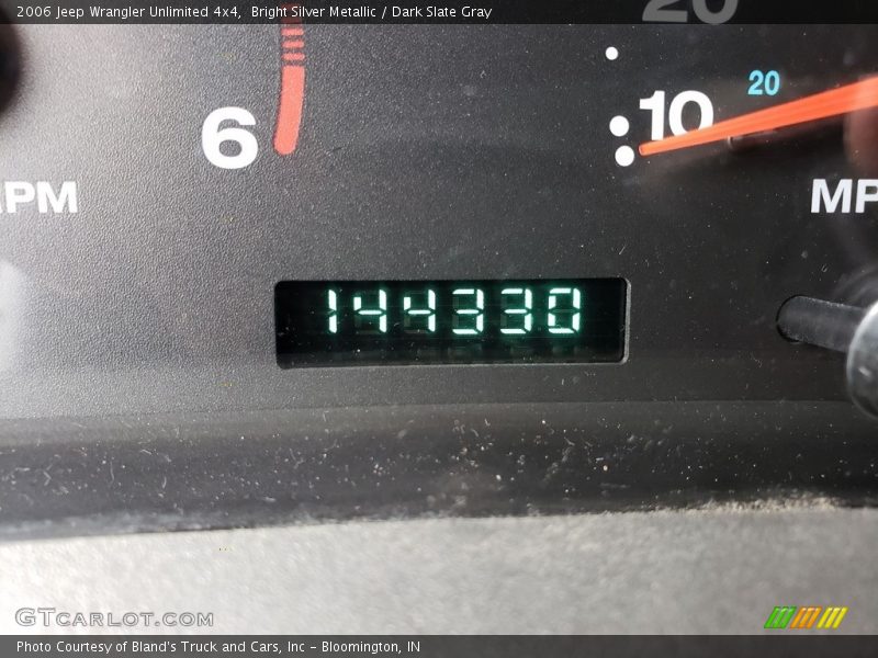 Bright Silver Metallic / Dark Slate Gray 2006 Jeep Wrangler Unlimited 4x4