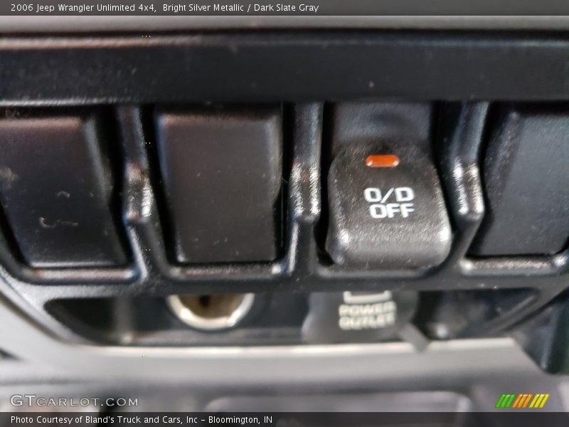 Bright Silver Metallic / Dark Slate Gray 2006 Jeep Wrangler Unlimited 4x4