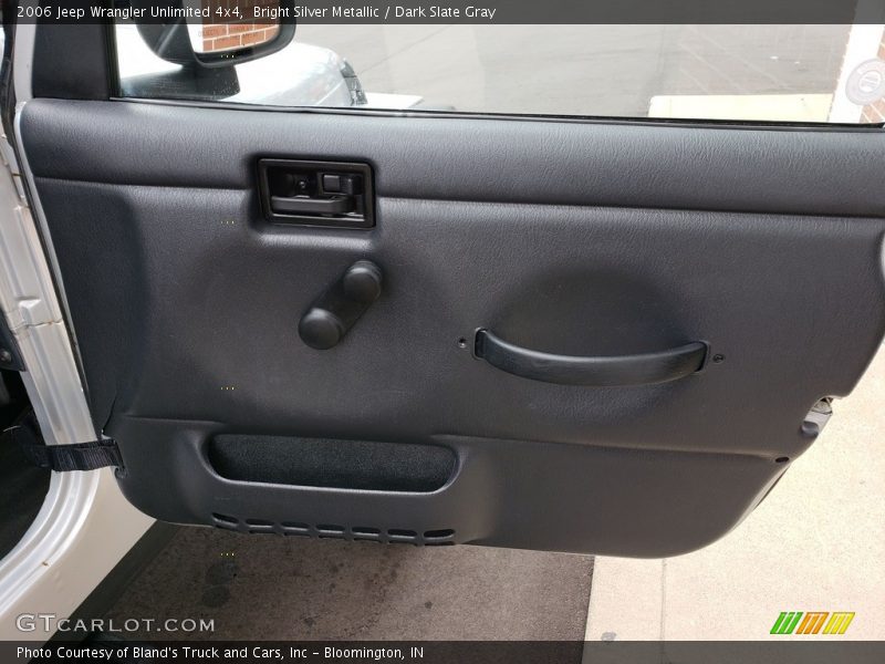 Bright Silver Metallic / Dark Slate Gray 2006 Jeep Wrangler Unlimited 4x4