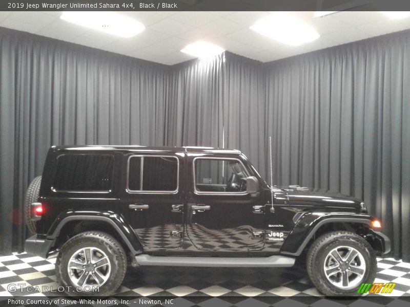 Black / Black 2019 Jeep Wrangler Unlimited Sahara 4x4