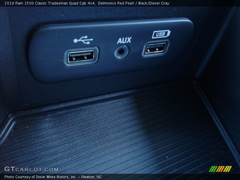 Delmonico Red Pearl / Black/Diesel Gray 2019 Ram 1500 Classic Tradesman Quad Cab 4x4